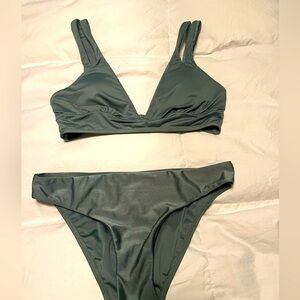 Chelsea & Violet green bikini